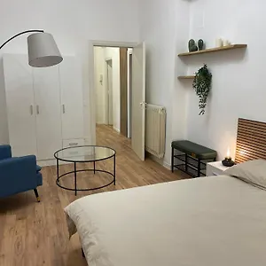 'la Perla' Nel Centro Di Frascati