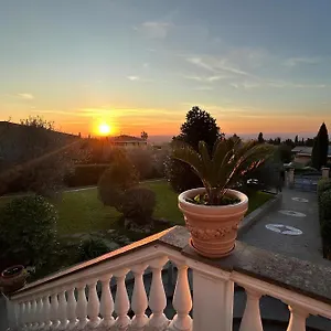 Entire In With Parking Frascati